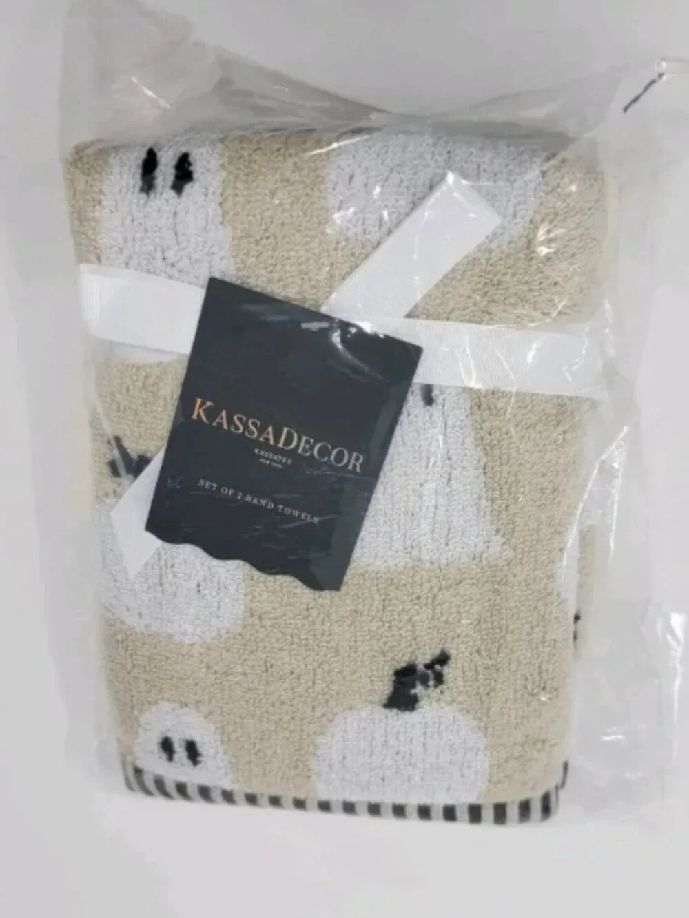 NWT KASSATEX Set Of 2 Spooky Pumpkins Bath Hand Towels